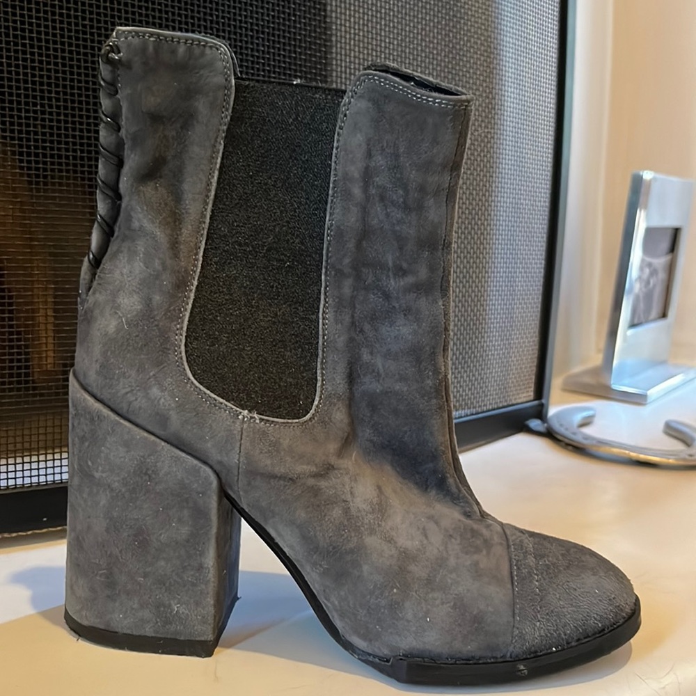 Italian Gray Suede Booties! Right from Italy! 🇮🇹